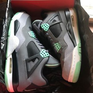 Air Jordan 4 Retro